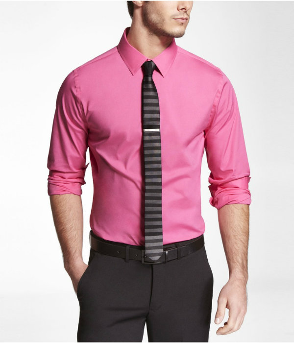 pink dress shirt black striped tie black belt black pants Ovakve košulje mora imati svaki muškarac