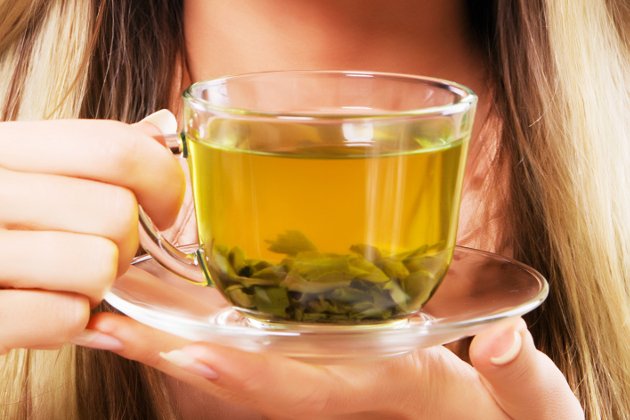 embedded drink green tea for better skin Beauty rituali: 10 najlakših načina da vam koža zablista