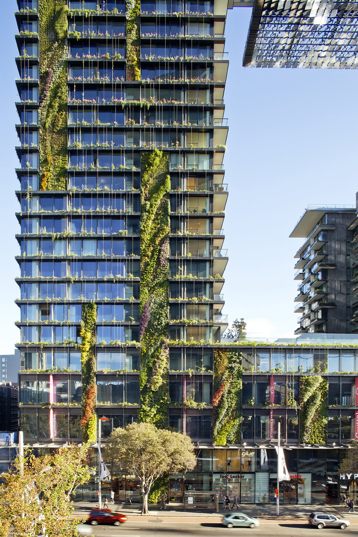 5 one central park east with vertical gardens on each floor of this sydney australia building one central parks east tower looks out on a spacious park it also features restaurants shopping and other luxury amenit Pogled u nebo: Najbolji oblakoderi na svetu
