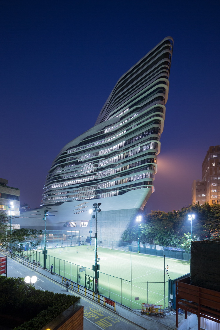 Jockey Club Zaha Hadid 09 Moderna arhitektura: Staklena kula u Hong Kongu 