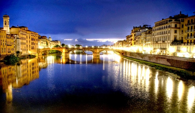 Reka Arno i Ponte Vecchio kojim i dalje kroče duhovi Medičija Moja sledeća destinacija: Zakoračite uz duhove Firence (2. deo)