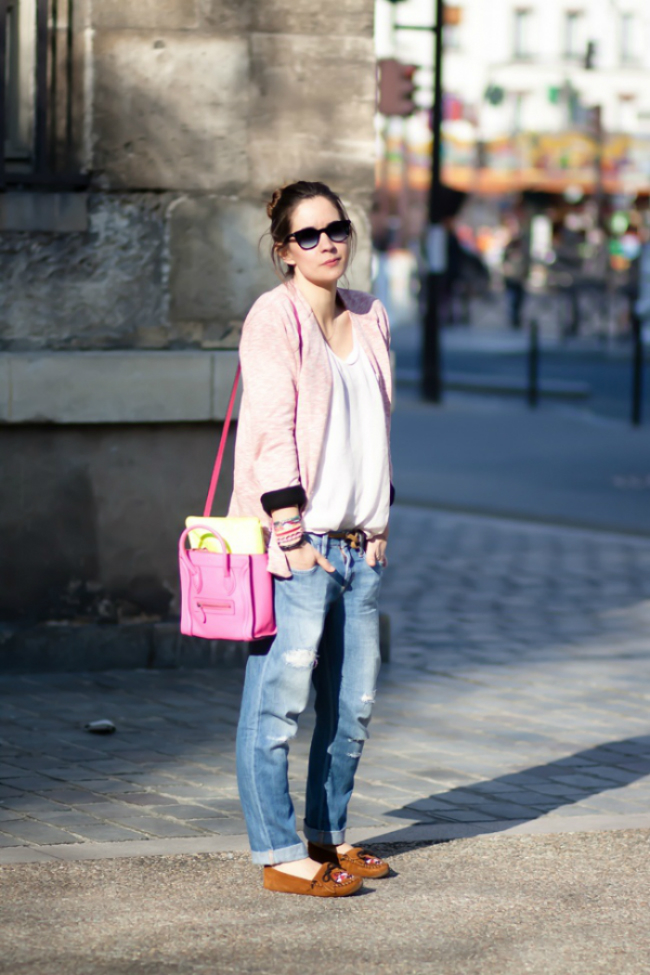 7 pretty in pink Modni trendovi: Kako da nosite boyfriend jeans