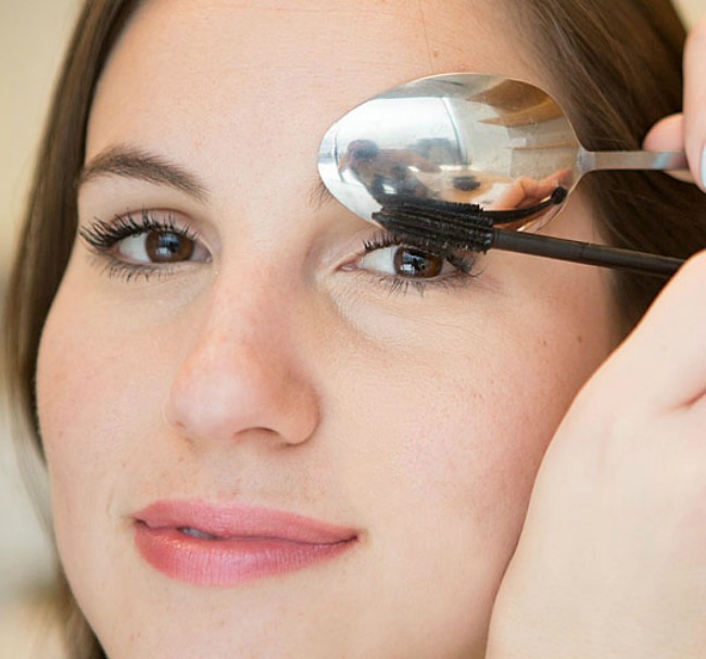 trikovi za sminkanje koje svaka zena treba da zna 5 Korisni trikovi koji olakšavaju šminkanje 