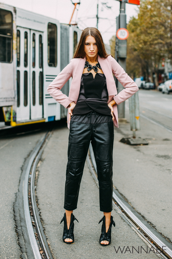 Wannabe fashion predlog 5 Modni predlog za izlazak: Roze sako i kožne pantalone