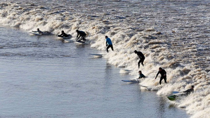 surfovanje Super plima kao turistička atrakcija