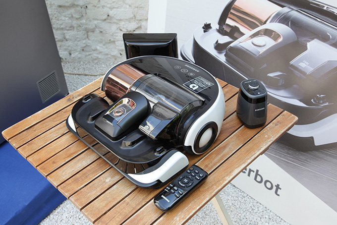 Predstavljanje nove linije Samsung smart kucnih uredjaja za 2015 robot usisivac Samsung predstavio liniju pametnih kućnih uređaja