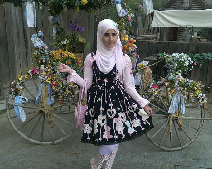 muslimanska lolita 4 Novi modni trend: Japanska Lolita na muslimanski način