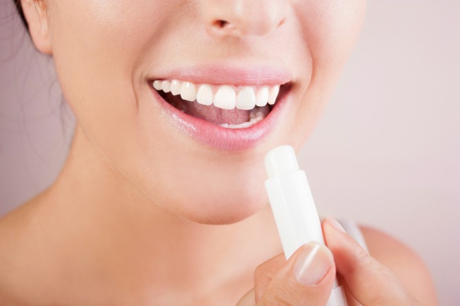 balzam za usne Zašto labela čine da tvoje usne još više ispucaju?