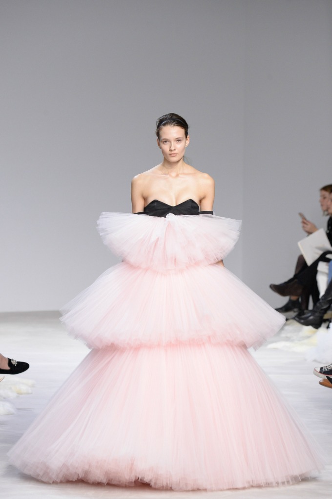 giambattista valli couture 3 Haljina koja je OBELEŽILA Paris Fashion Week
