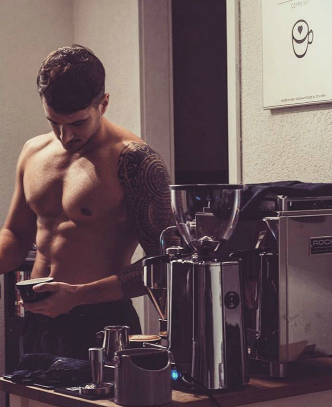 Aparat Muškarci i kafa: Sve što vam treba na jednom Instagram profilu