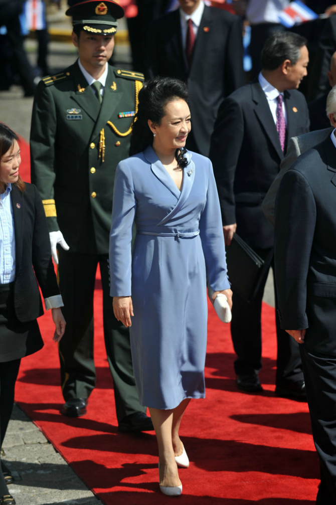 Tepih Modne lekcije kojima nas uči prva dama Kine 