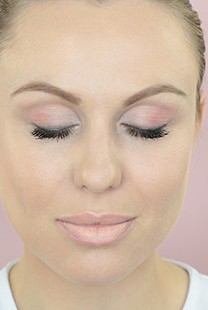 Makeup tutorial: Nude look