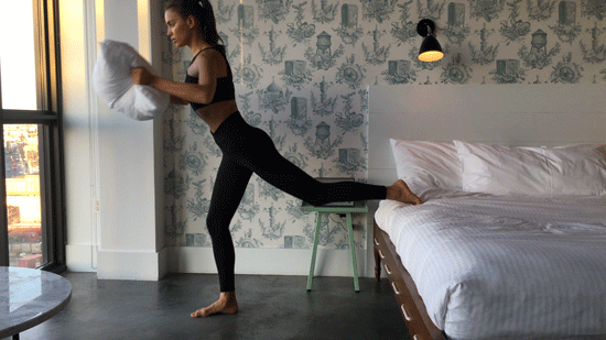 noge 2 Irina Šajk ti otkriva efikasan trening koji možeš raditi u svojoj sobi