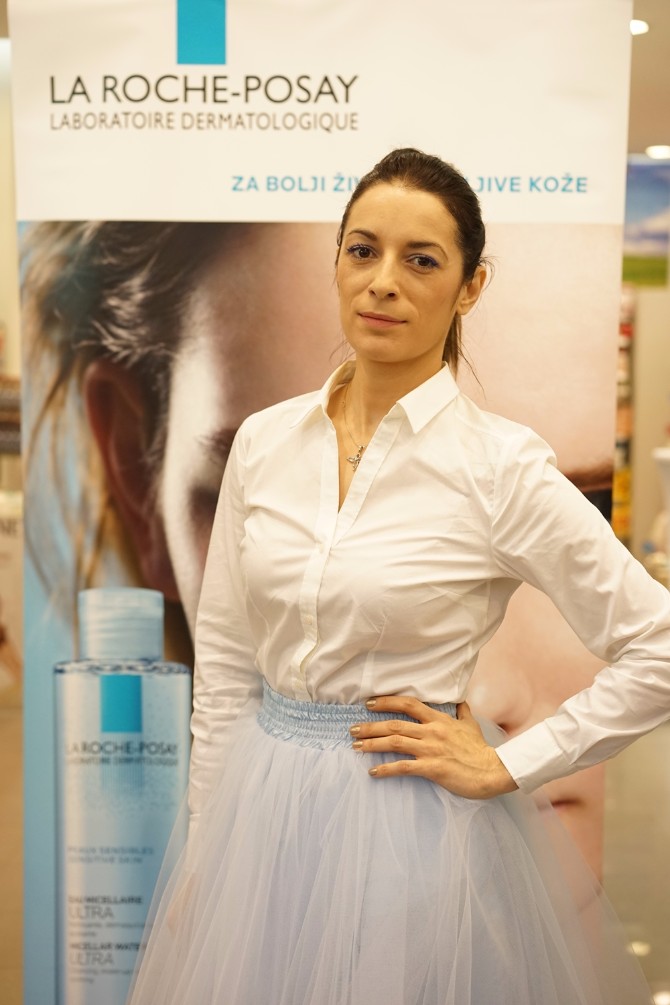 Ana Kovačević mr ph Stručni saradnik za edukacije i naučnu komunikaciju La Roche Posay Zašto čišćenje lica micelarnom vodom treba da postane deo tvoje svakodnevne beauty rutine?