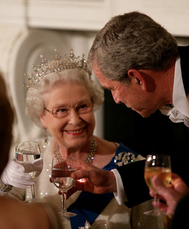 14 14 iznenađujućih pravila kraljevske porodice koje čak ni sama kraljica ne sme da prekrši