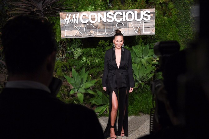 Krisi Tejgen H&M proslavio dolazak održive modne inovacije