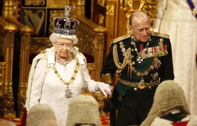 kraljevska porodica 3 Zanimljivosti iz britanske kraljevine: Zašto kraljevska porodica ne koristi nikada svoje prezime?