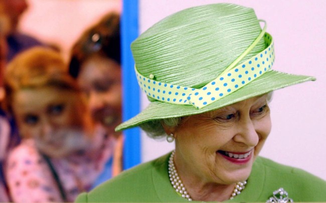 sesir 17 Aksesoar koji je obeležio njen stil: Najlepši šeširi kraljice Elizabete