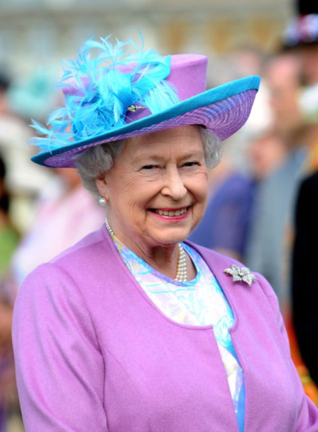 sesir 18 Aksesoar koji je obeležio njen stil: Najlepši šeširi kraljice Elizabete
