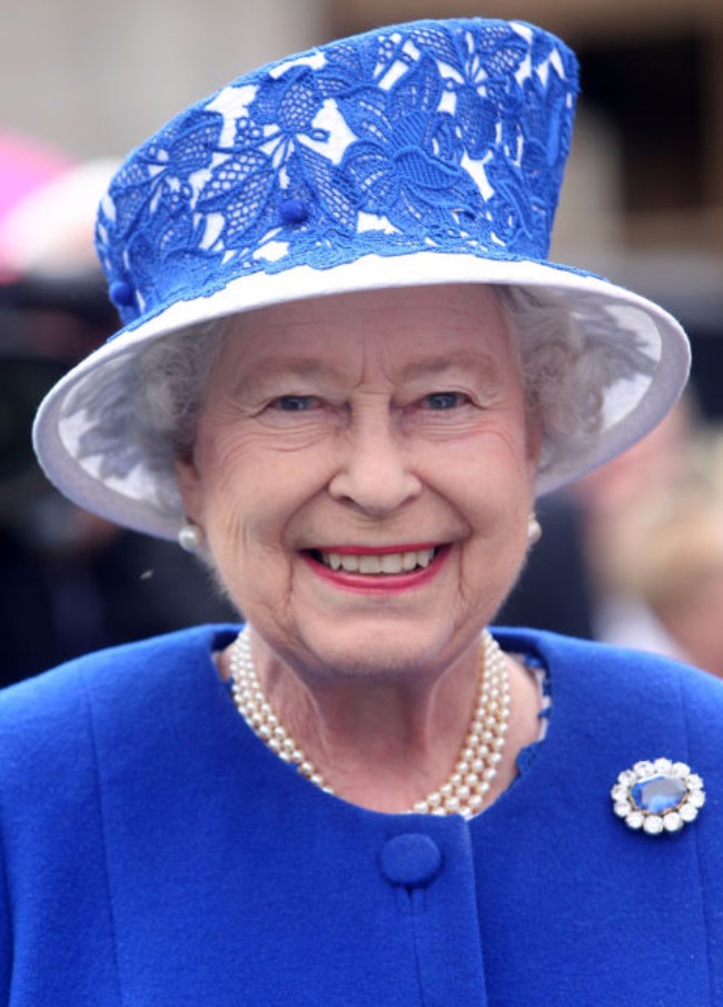sesir 21 Aksesoar koji je obeležio njen stil: Najlepši šeširi kraljice Elizabete