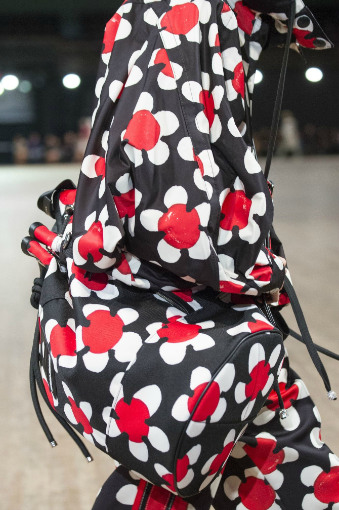 12 2 Najupečatljivije torbe sa Nedelje mode u Nujorku