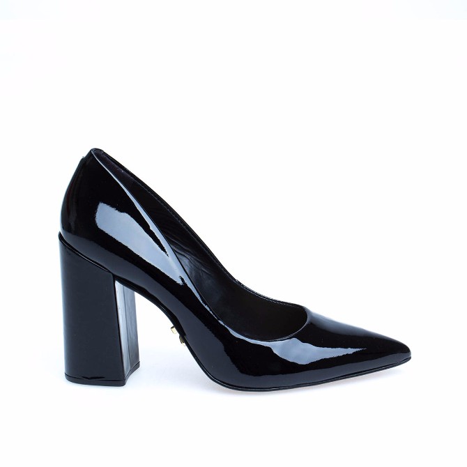 CARRANO 138501 CAB1 VERNIZ NERO #ShoesAddict: Jedini model cipela koji će zauvek biti potreban svakoj devojci