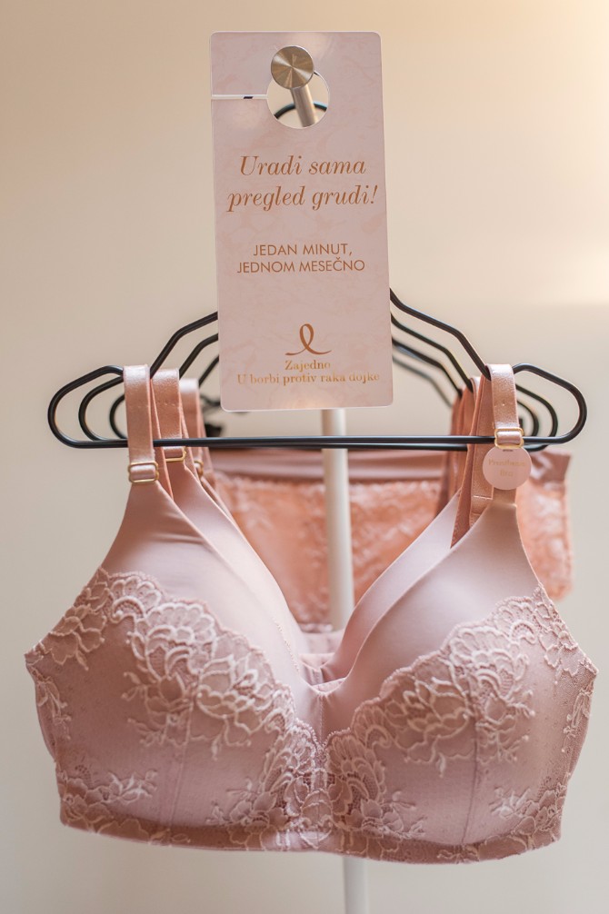 6 Lindex modni brushalter sa protezom Lindex i kupci udruženi u borbi protiv raka dojke