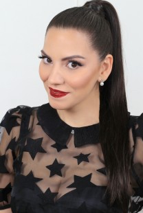 Svetlucavi makeup look uz Tijanu Kadović (TUTORIJAL)