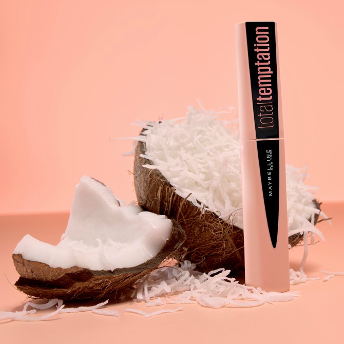 temptation maybelline 2 Zašto nas je maskara obogaćena ekstraktom kokosa oduševila – a sigurni smo da će i tebe! (BLOG)