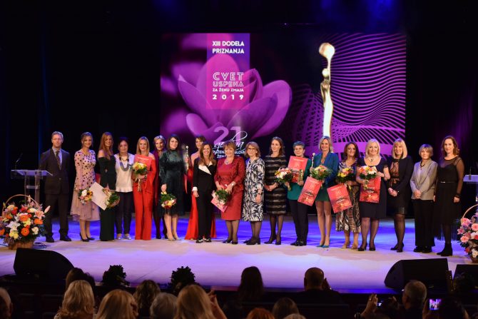 Cvet uspeha za žanu zmaja 2019 e1592815446882 Konkurs za Žene zmajeve   izbor najboljih preduzetnica u Srbiji