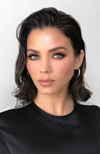 Sjajni načini da stilizuješ mokru kosu ako si suviše lenja da bi je sušila fenom