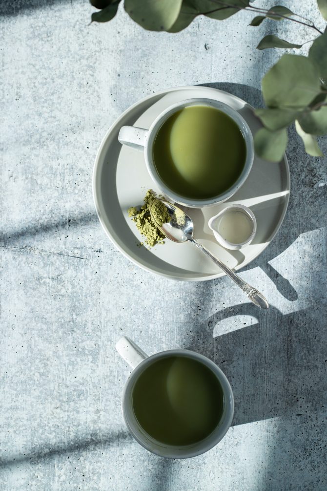 zeleni čaj e1593512152409 5 namirnica koje će ti pomoći da imaš blistavu kožu