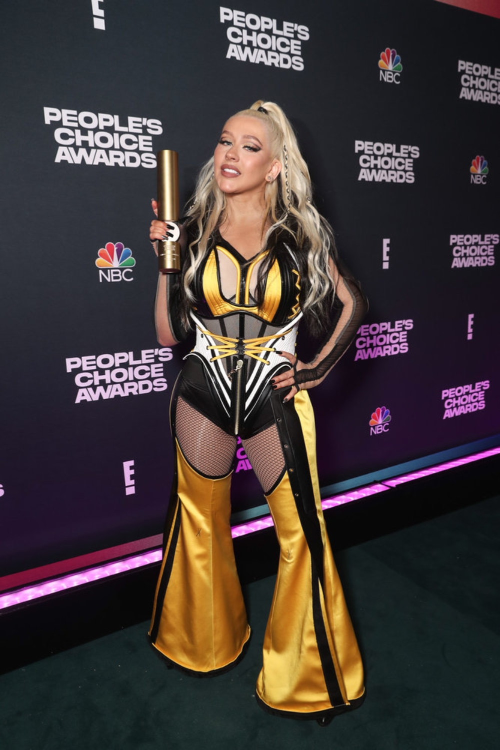 2021 PEOPLES CHOICE AWARDS Pictured Christina Aguilera Photo by Todd Williamson E Entertainment NBC Ovo je lista pobednika dodele nagrada 2021 PEOPLES CHOICE AWARDS