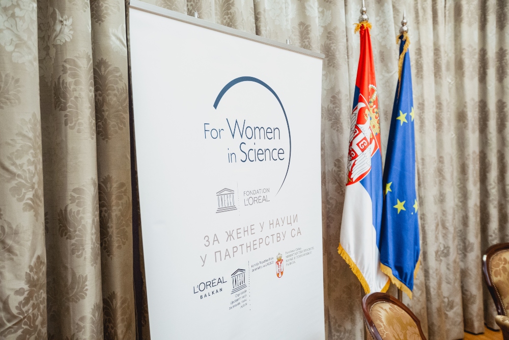 Za zene u nauci dodeljene stipendije najboljim mladim naucnicama u Srbiji 1 Za žene u nauci   dodeljene stipendije najboljim mladim naučnicama u Srbiji