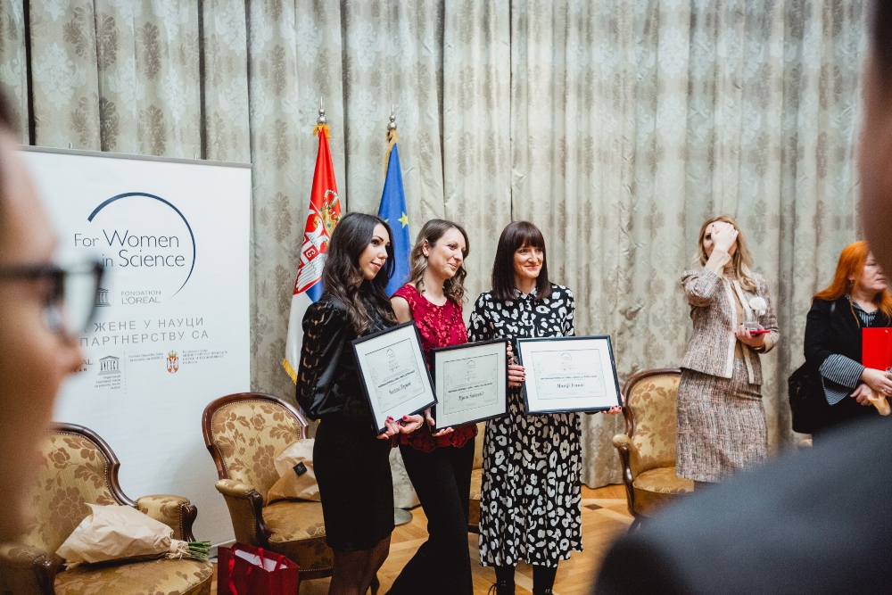 Za zene u nauci dodeljene stipendije najboljim mladim naucnicama u Srbiji 3 Za žene u nauci   dodeljene stipendije najboljim mladim naučnicama u Srbiji