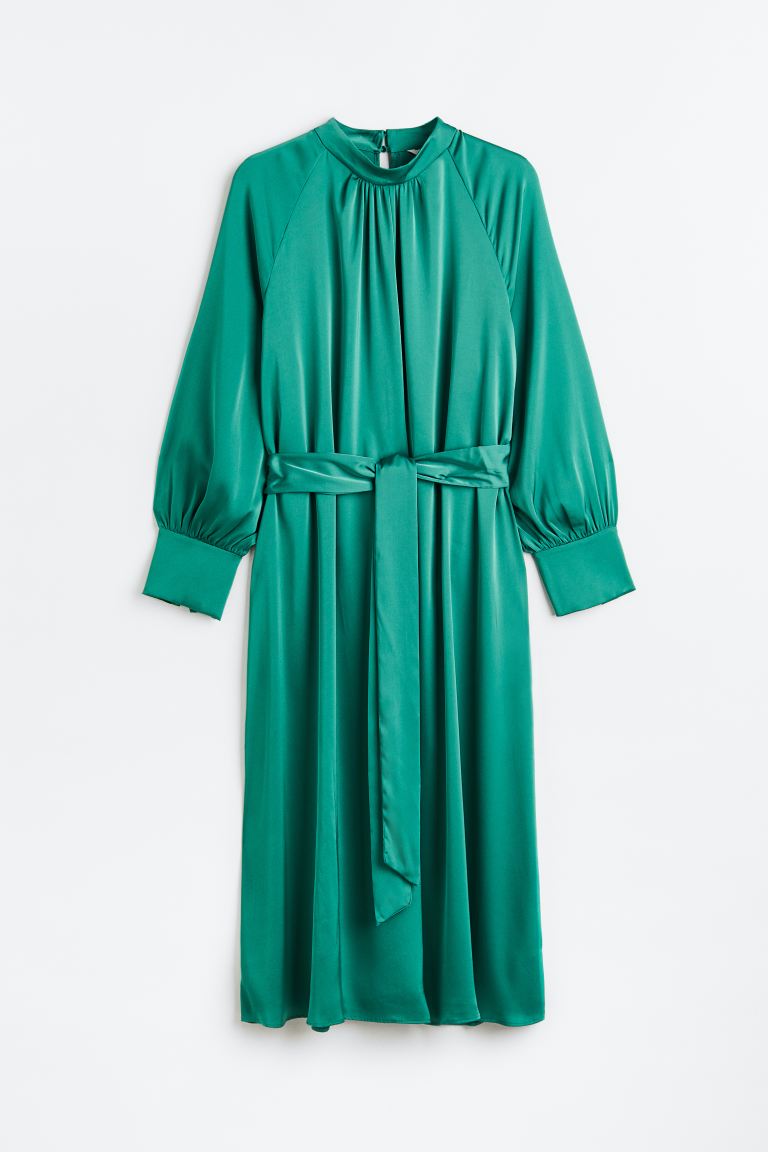 satenska Plus size haljine koje treba da se nađu na vašoj listi za kupovinu