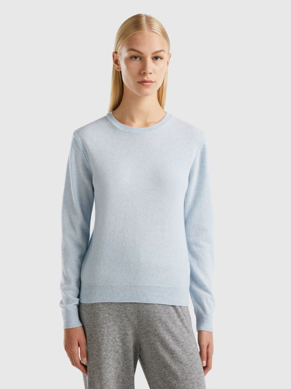 v8 Zima je tu i biće duga: Utoplite se najlepšim džemperima od vune iz domaće ponude