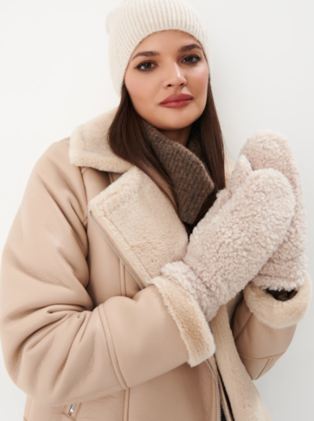 r4 Svakom zimskom autfitu su potrebne savršene rukavice   zavirite u izbor naših stilista