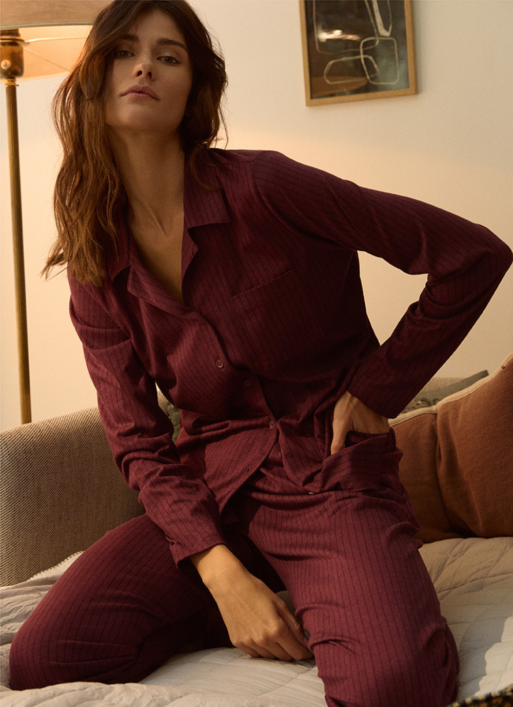resized fotka 6 Cozy pidžame za savršenu kućnu atmosferu: Kompleti koji spajaju udobnost sa besprekornim stilom