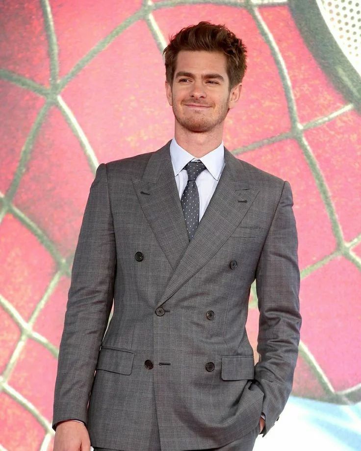 Photo by Andrew Garfield on April 15 2022. Опис фотографије није доступан.. Man Crush Monday: Andrew Garfield