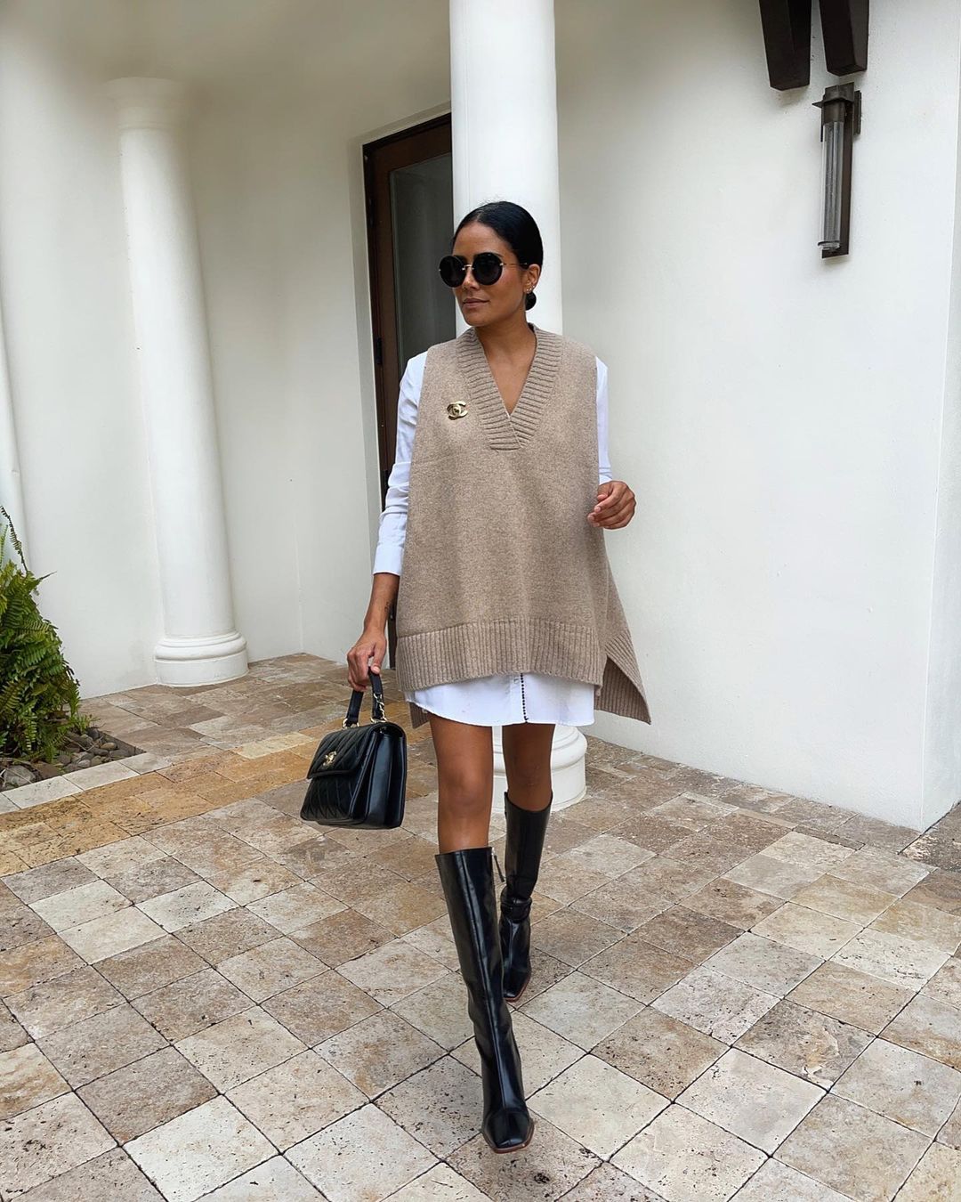 Kako nosimo džemper bez rukava: 10 preppy kombinacija Snapinsta.app 308197877 634768154663106 7890952656227941738 n 1080 Kako nosimo džemper bez rukava: 10 preppy kombinacija