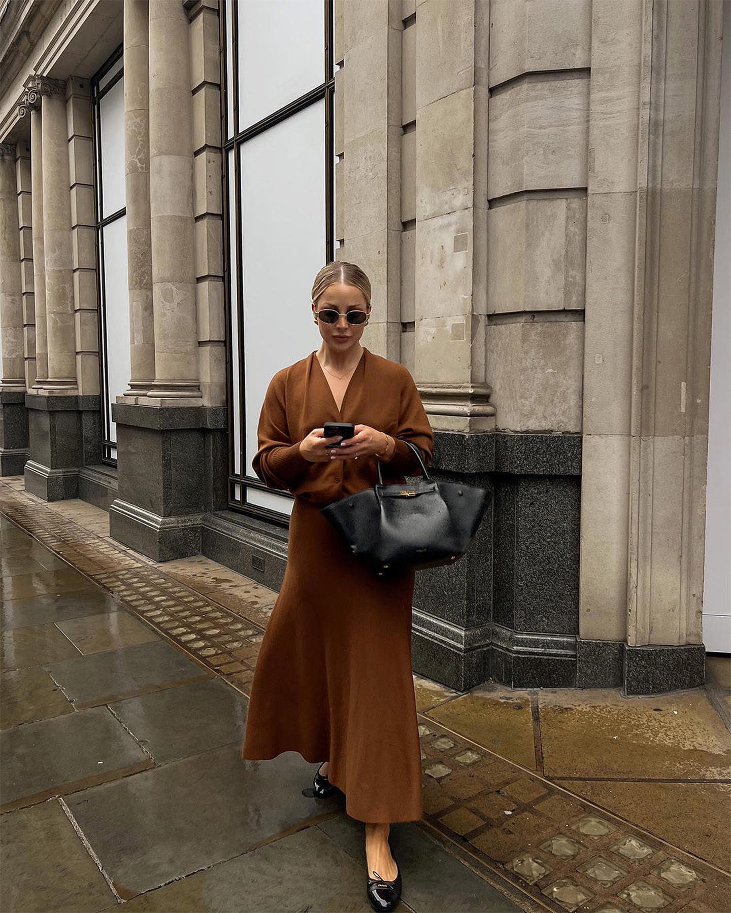 Ovo su boje koje ćemo nositi u 2025. godini Photo shared by Editorialist Luxury Styling Outfit Ideas on November 07 2023 tagging @allchloerose. Опис фотографије није доступан. min Ovo su boje koje ćemo nositi u 2025. godini