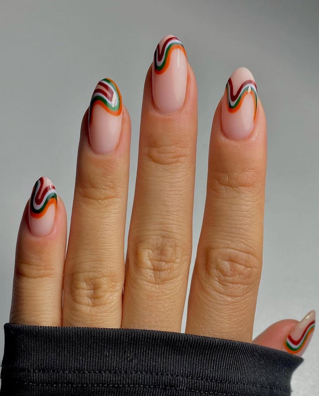 Photo shared by en Vogue Nails   Professional Nail Products on September 04 2023 tagging @lexiewilliamson.nails . Опис фотографије није доступан. min Manikir u trendu za 2025: Inspirativne ideje koje možete da probate već sada