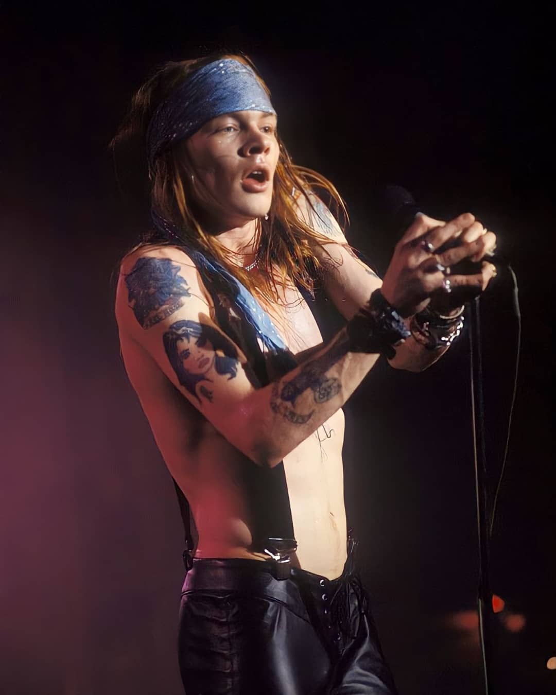 Photo by W. Axl Rose   Guns NRoses fan page on November 05 2022. Опис фотографије није доступан Man Monday Crush: Axl Rose