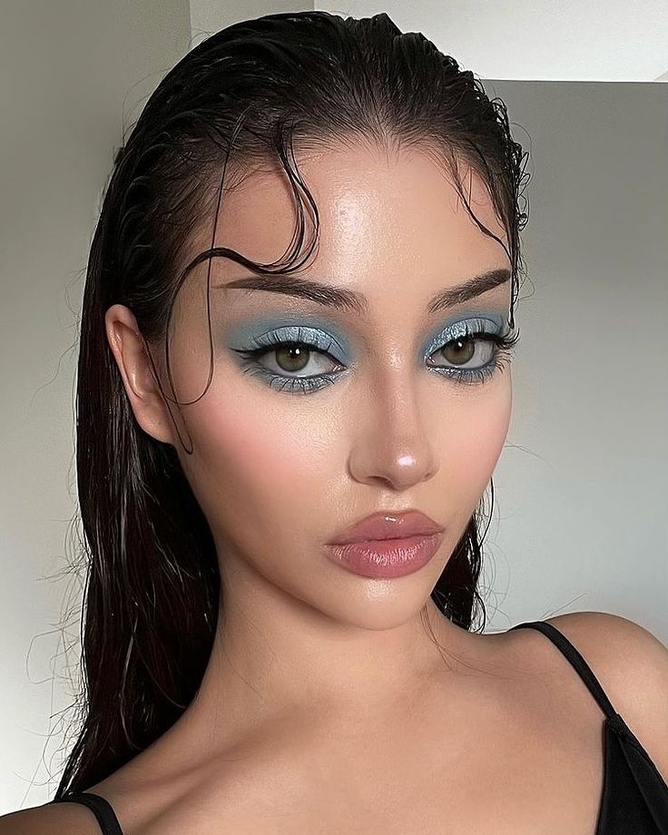 blanc cheri 1733665416 3518562991691948980 62727295020 min Ponovo se nosi makeup 90 ih, a ovo su ključni saveti za postizanje tog looka