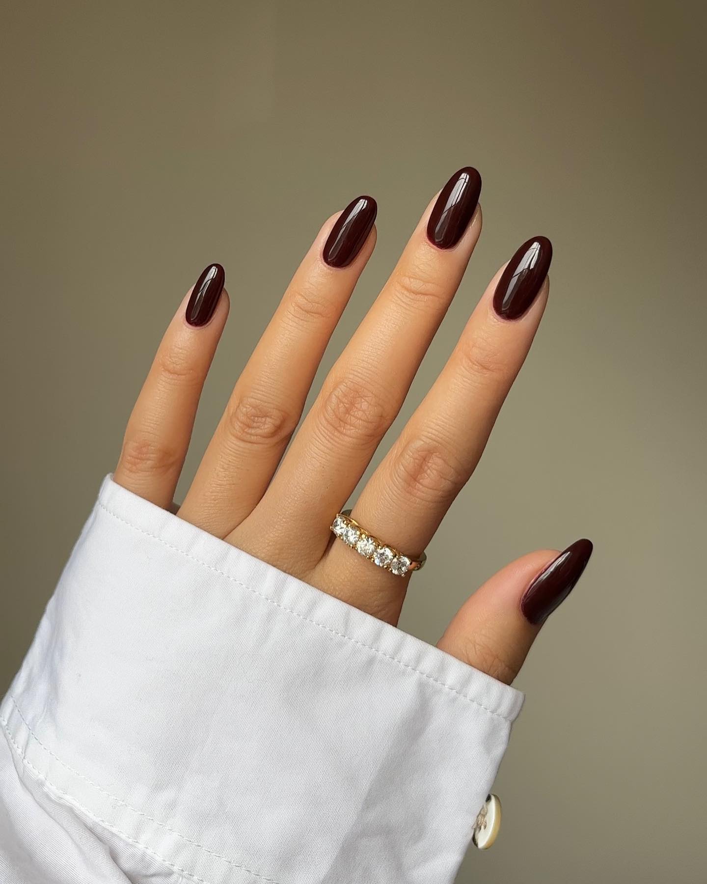 nailsbyalsn 1663862544 2933014061286726503 43870445506 min Od prirodnih noktiju do mermerne šare: Trendovi manikira za 2025. godinu