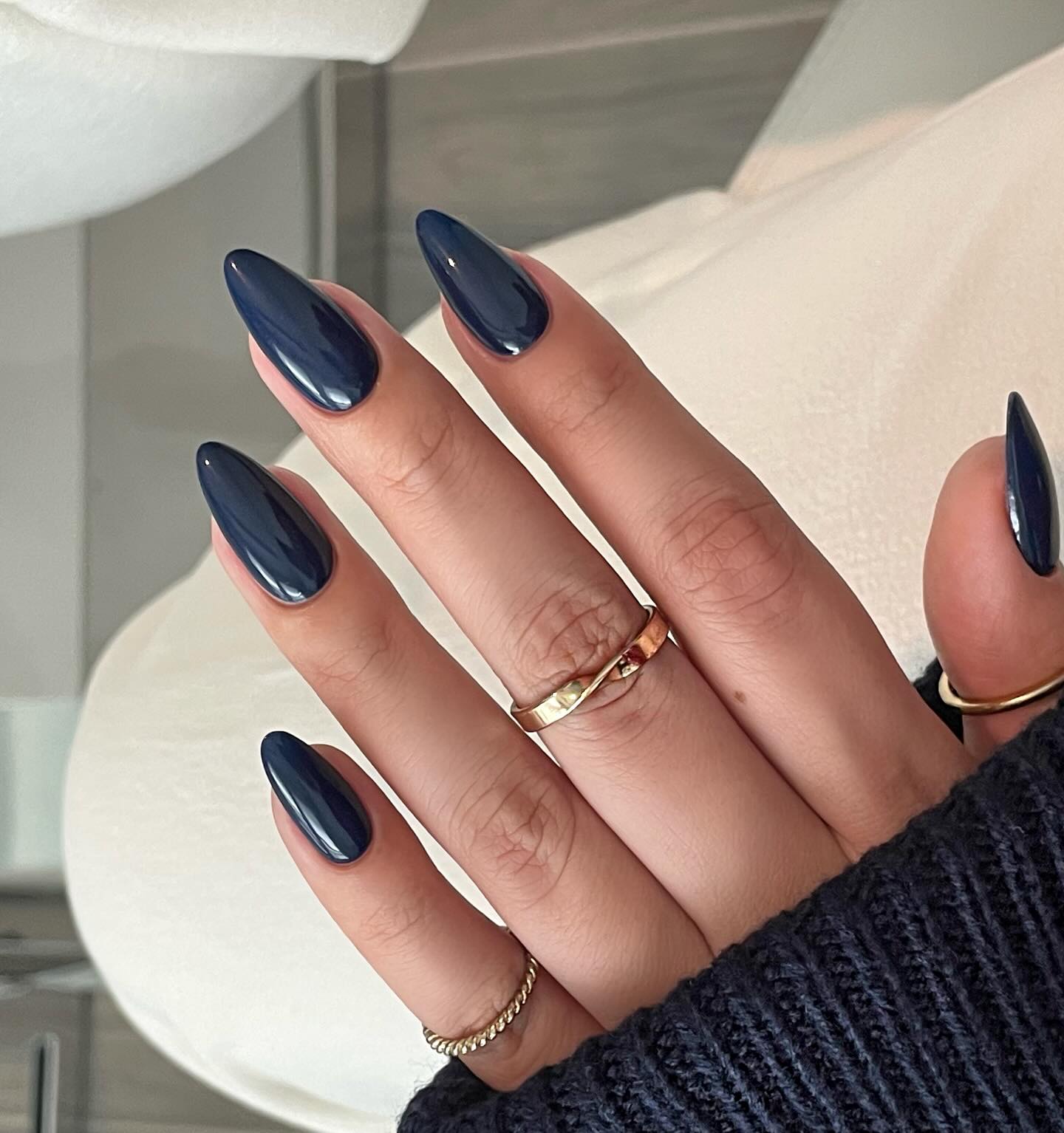 nailzkatkat 1727370720 3465759254629720890 39482263520 min Od prirodnih noktiju do mermerne šare: Trendovi manikira za 2025. godinu