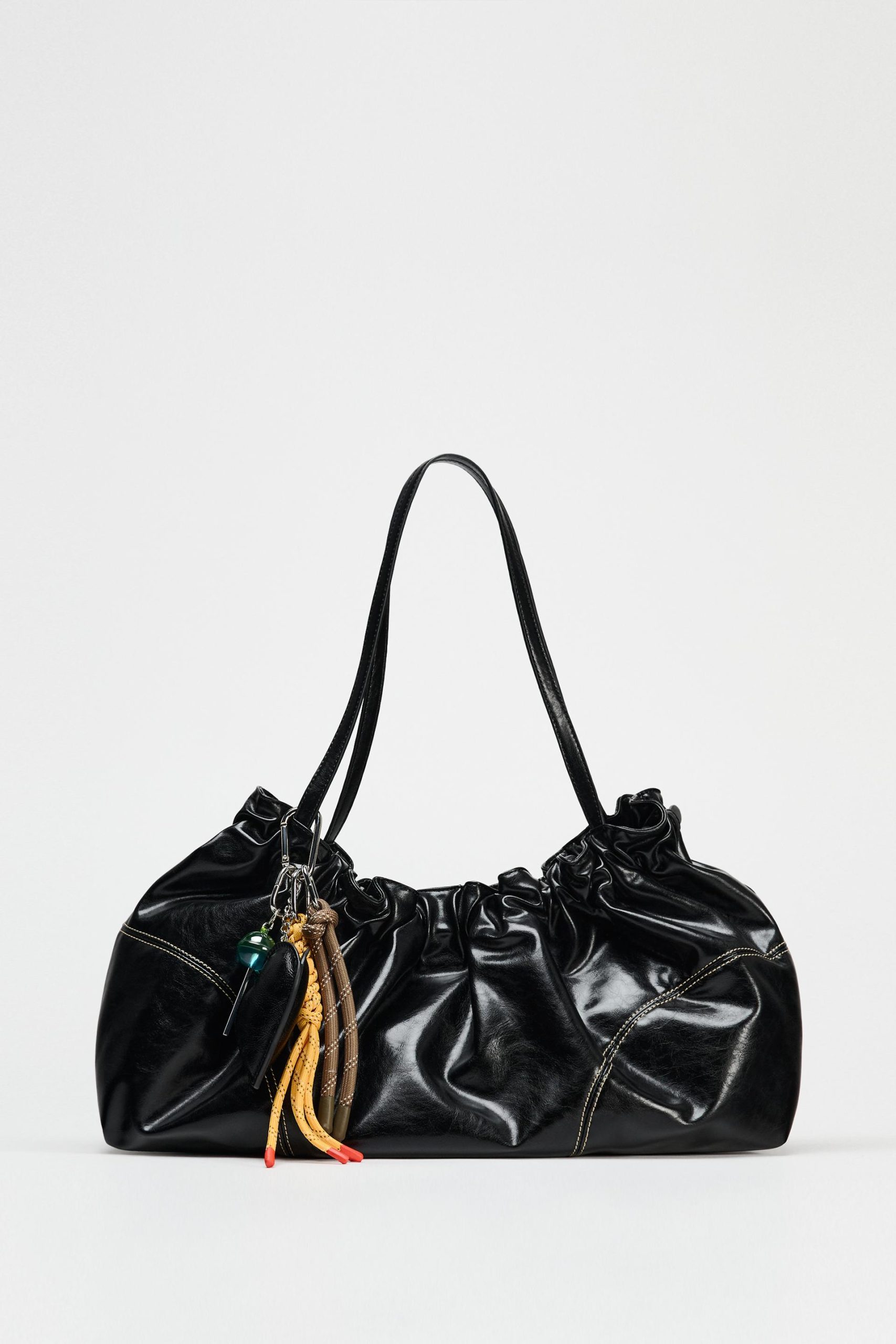 16095510800 e1 scaled Najbolji dupe do sada? Zara lansirala torbu inspirisanu Miu Miu ikoničnim Joie modelom