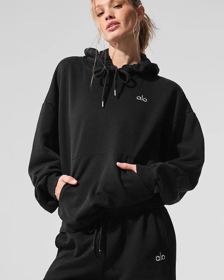 Ultimativna TOP 10 lista najpopularnijih modnih komada u 2025. godini bakupremium.shop 1745681627 3619362275987940597 4666773311 Ultimativna TOP 10 lista najpopularnijih modnih komada u 2025. godini