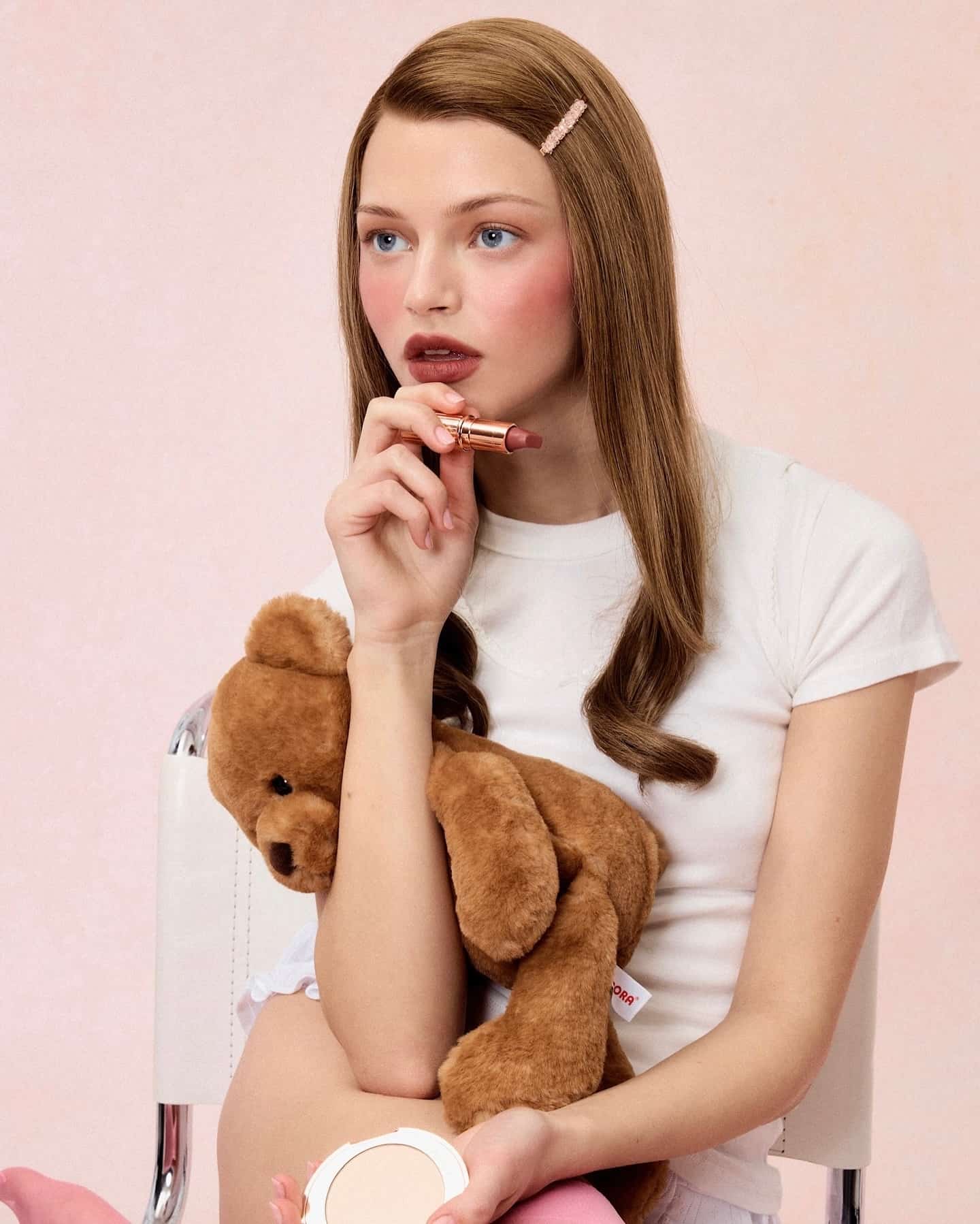 charlottetilbury 1739533518 3567788203366906804 176465776 min Akvarel rumenilo je novi makeup trend, a evo kako možete da ga rekreirate
